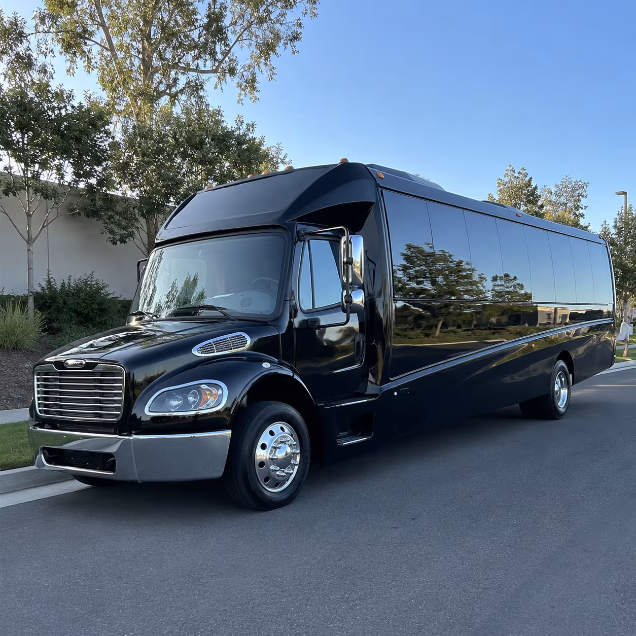 colorado springs 18 passenger minibus