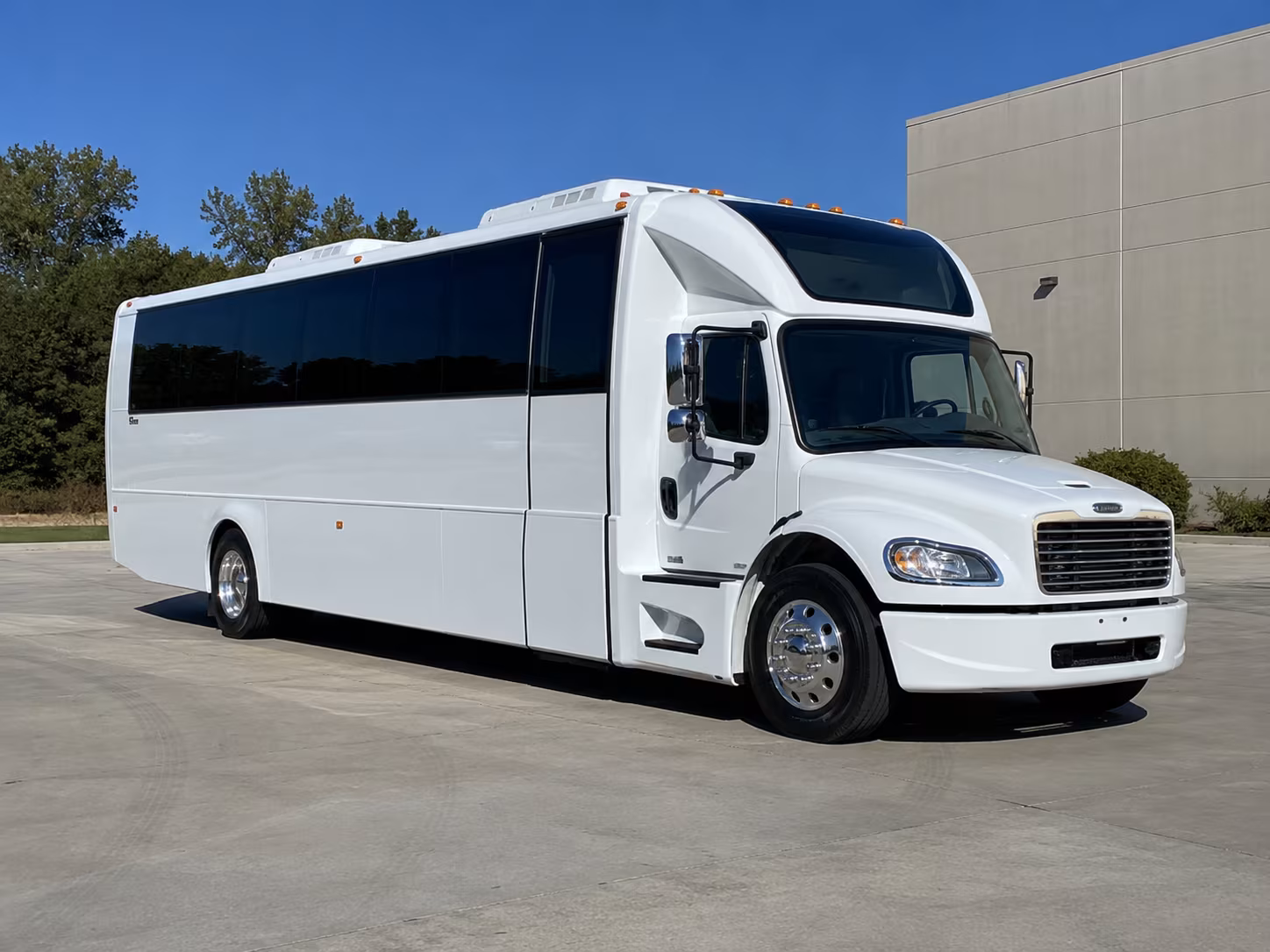 colorado springs 28 passenger party bus