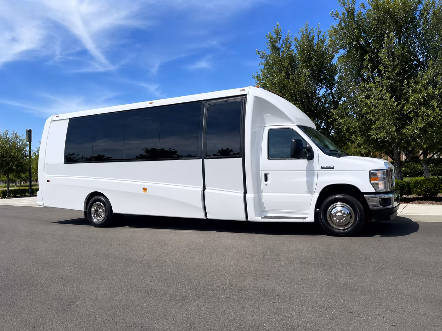 corporate airport transfer buses to colorado springs airport cos